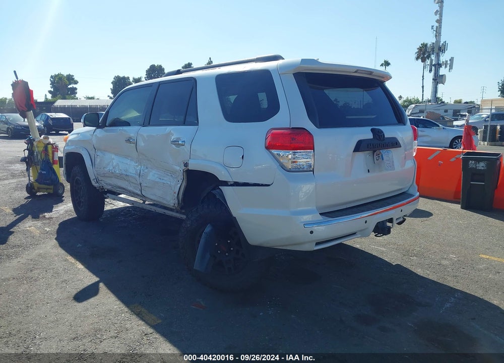 2011 TOYOTA 4RUNNER SR5 V6 VIN: JTEZU5JR9B5027396
