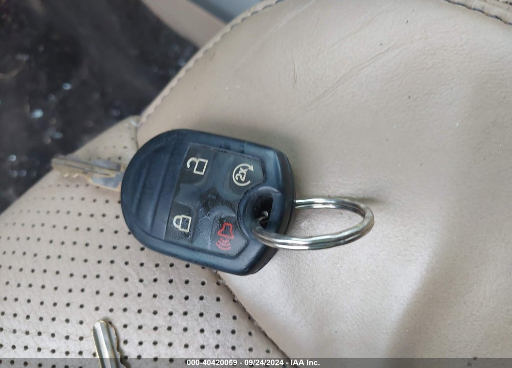 2011 FORD F-150 LARIAT VIN: 1FTFW1ET1BFC45729