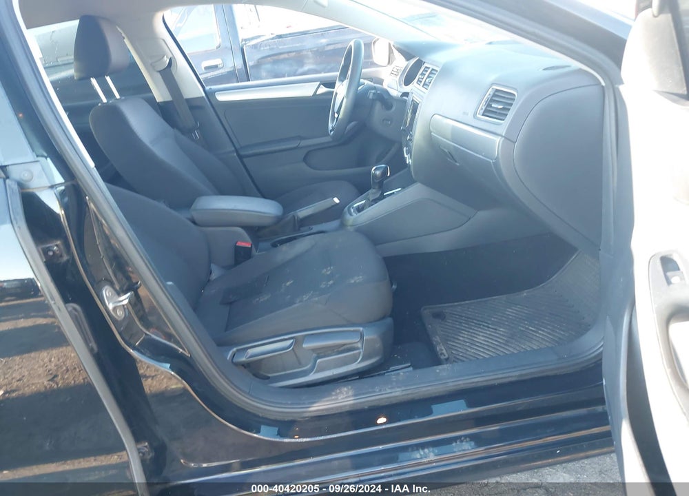 2016 VOLKSWAGEN JETTA 1.4T SE VIN: 3VWD67AJ1GM365047
