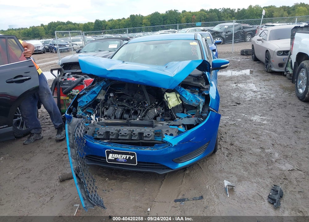 2016 FORD FOCUS SE VIN: 1FADP3F2XGL305303
