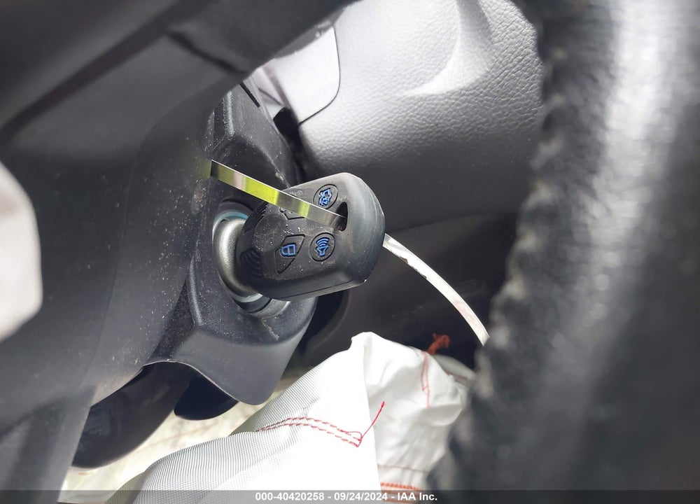 2016 FORD FOCUS SE VIN: 1FADP3F2XGL305303