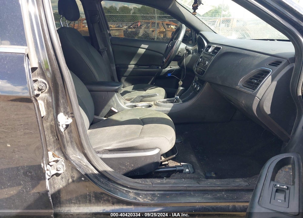 2012 CHRYSLER 200 TOURING VIN: 1C3CCBBB8CN104813