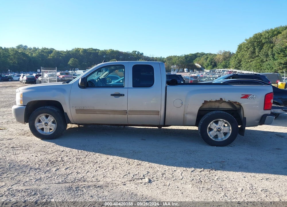 2009 CHEVROLET SILVERADO 1500 LT VIN: 2GCEK290991116989
