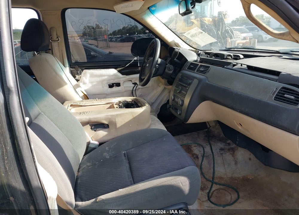 2007 CHEVROLET SUBURBAN 1500 VIN: 1GNFC16047J208472