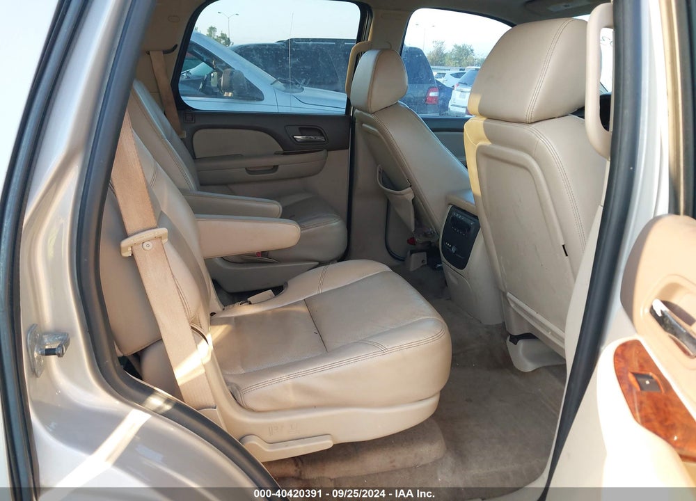 2009 CHEVROLET TAHOE LTZ VIN: 1GNFC33029R205981