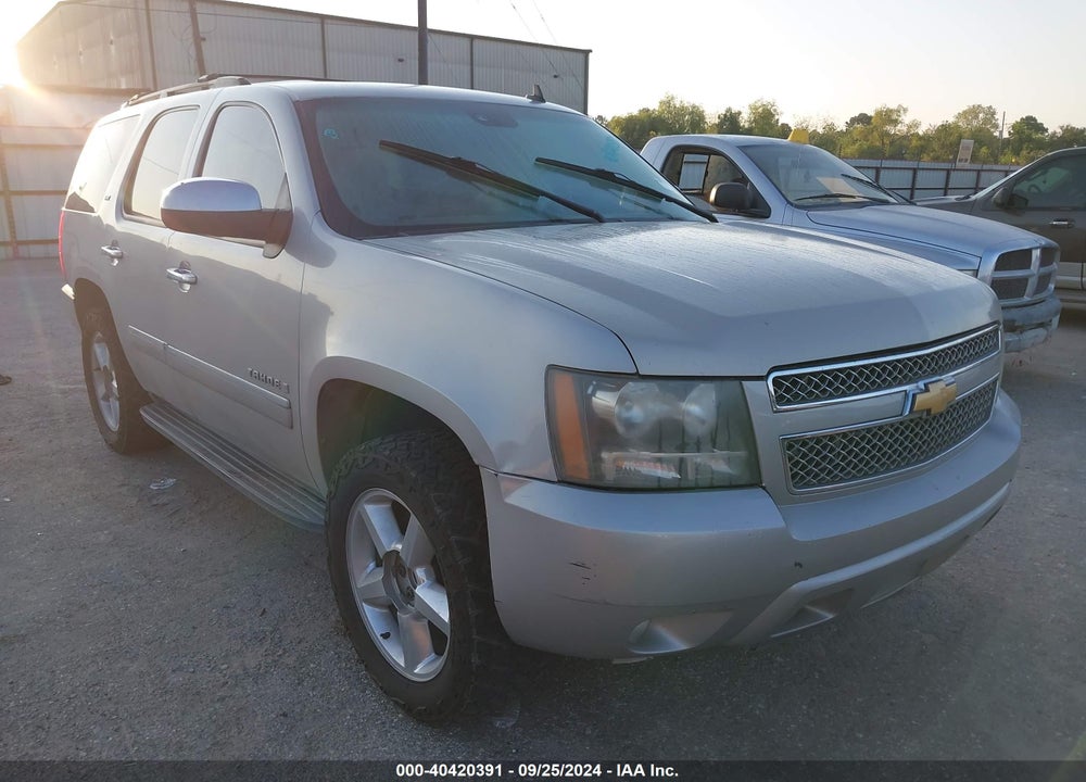 2009 CHEVROLET TAHOE LTZ VIN: 1GNFC33029R205981