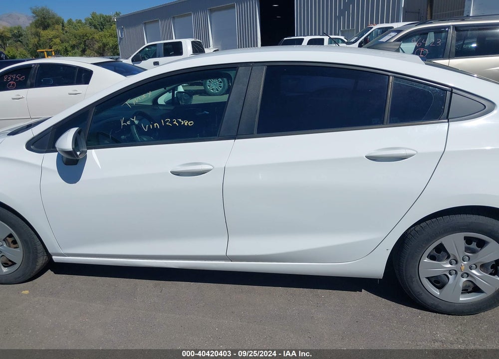 2017 CHEVROLET CRUZE VIN: 1G1BC5SM1H7123380