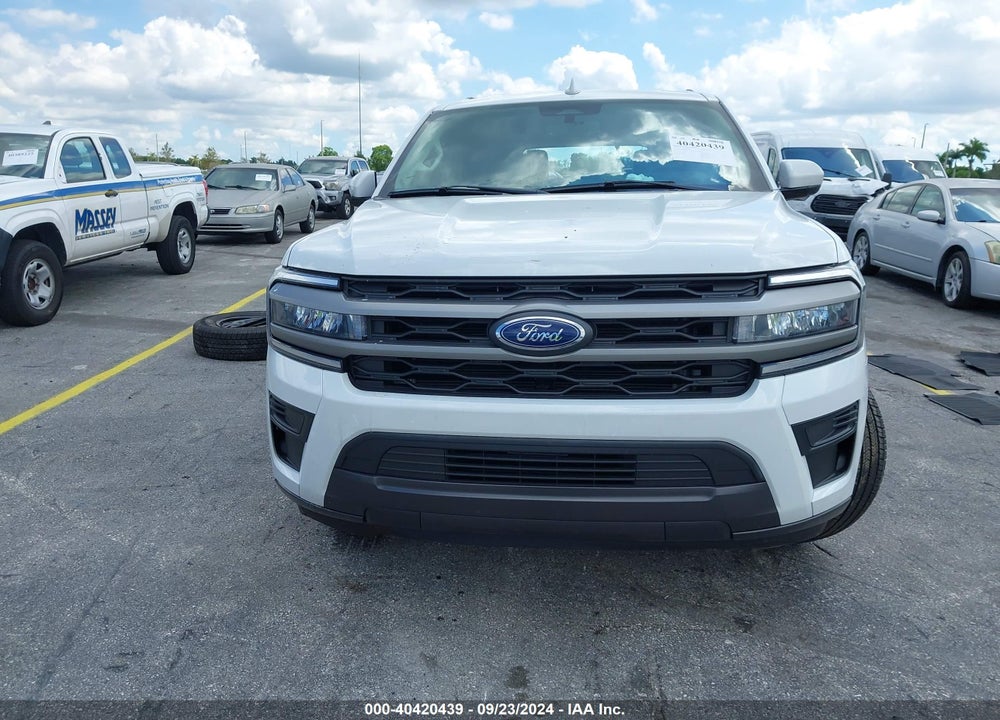2024 FORD EXPEDITION XLT VIN: 1FMJU1H87REA24025
