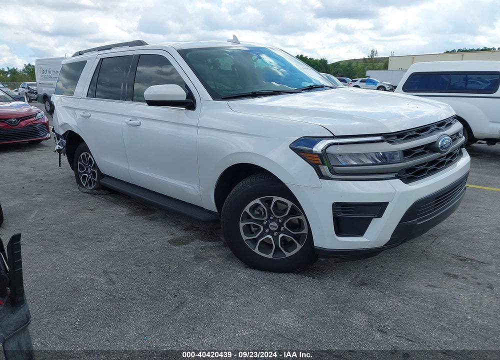 2024 FORD EXPEDITION XLT VIN: 1FMJU1H87REA24025