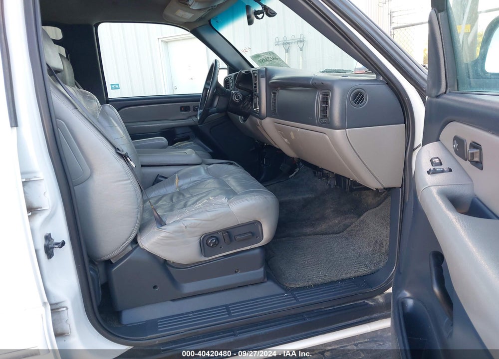2001 CHEVROLET TAHOE LT VIN: 1GNEK13T01R137715