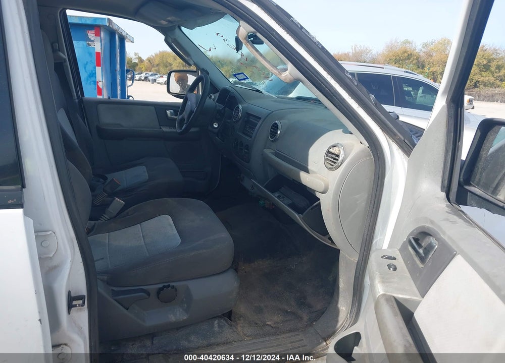 2004 FORD EXPEDITION NBX/XLT VIN: 1FMPU16L44LA92921