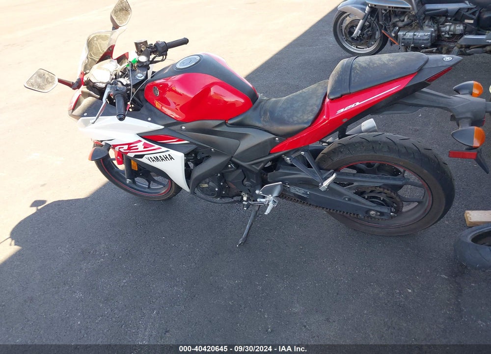 2015 YAMAHA YZFR3 VIN: MH3RH06Y3FK006208