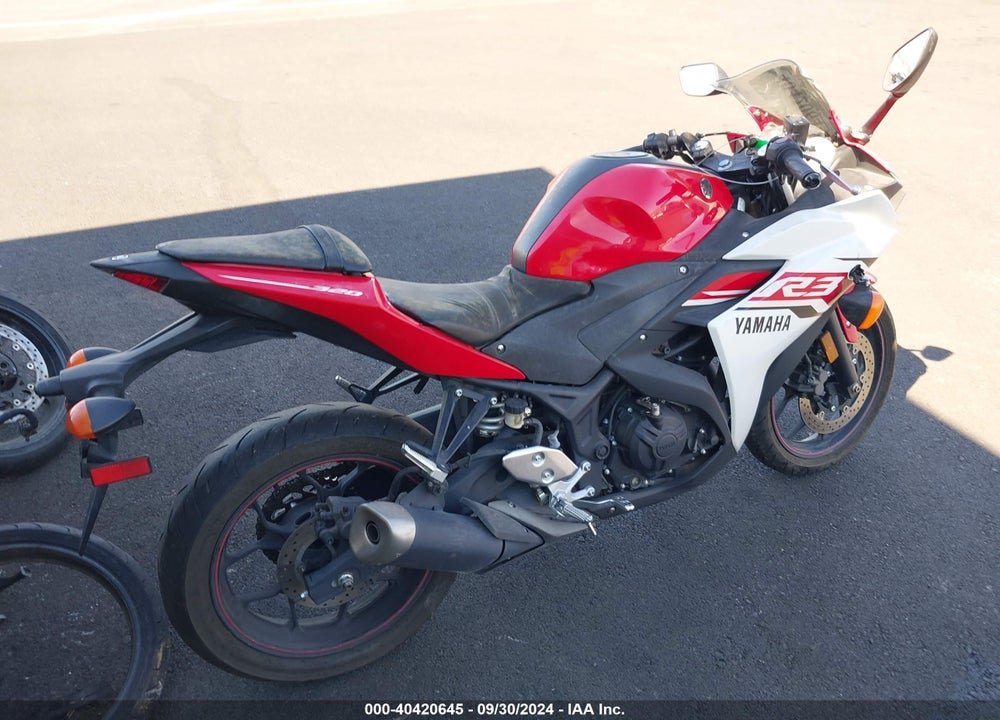 2015 YAMAHA YZFR3 VIN: MH3RH06Y3FK006208