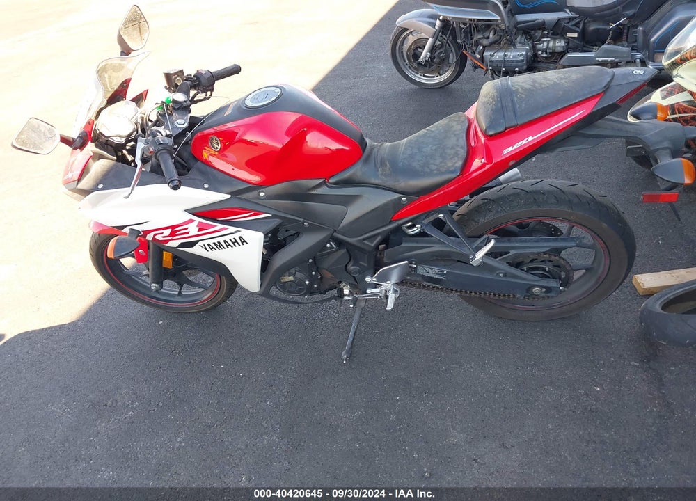 2015 YAMAHA YZFR3 VIN: MH3RH06Y3FK006208