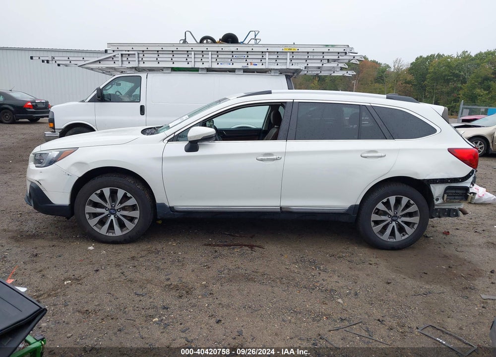 2018 SUBARU OUTBACK 2.5I TOURING VIN: 4S4BSATC8J3356464