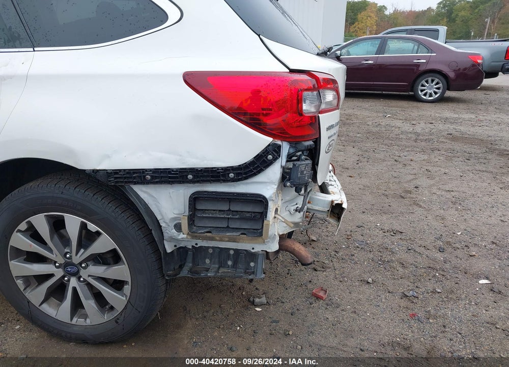 2018 SUBARU OUTBACK 2.5I TOURING VIN: 4S4BSATC8J3356464