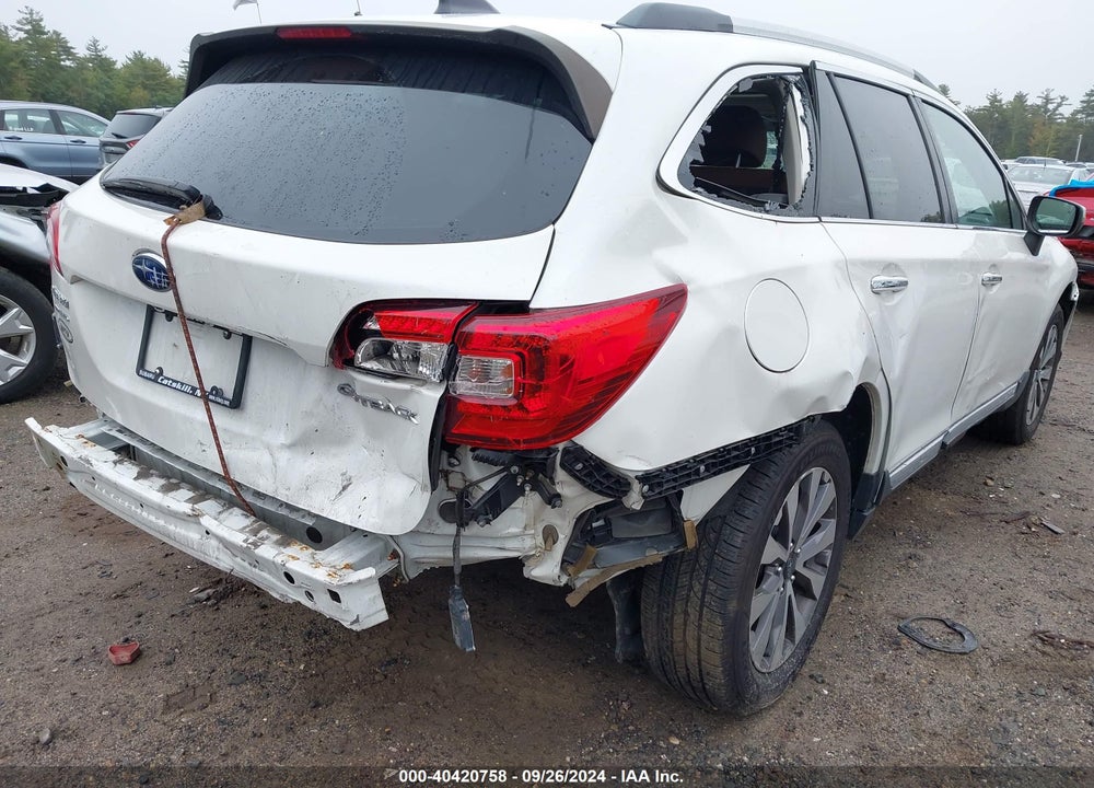2018 SUBARU OUTBACK 2.5I TOURING VIN: 4S4BSATC8J3356464