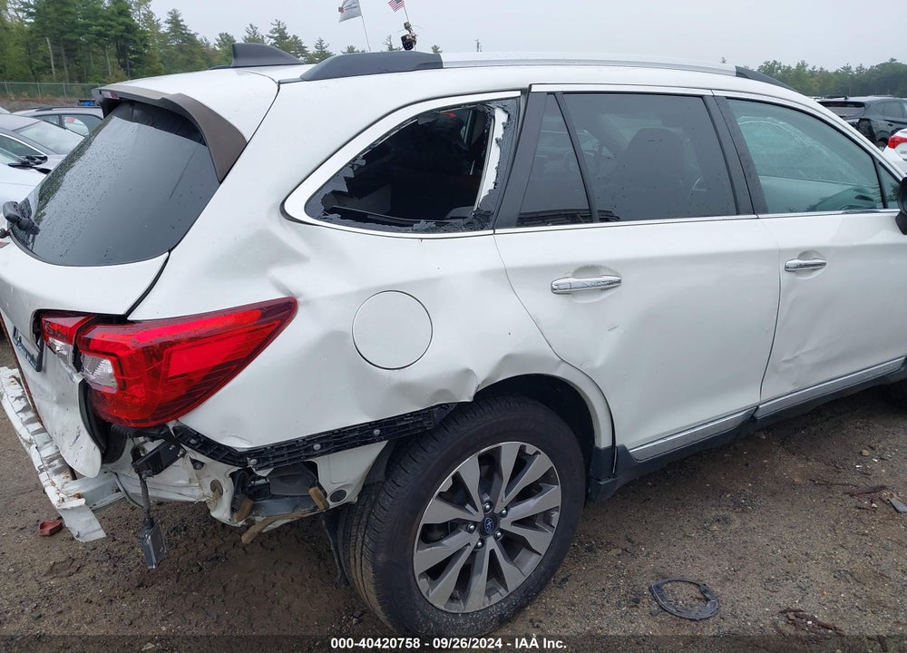2018 SUBARU OUTBACK 2.5I TOURING VIN: 4S4BSATC8J3356464