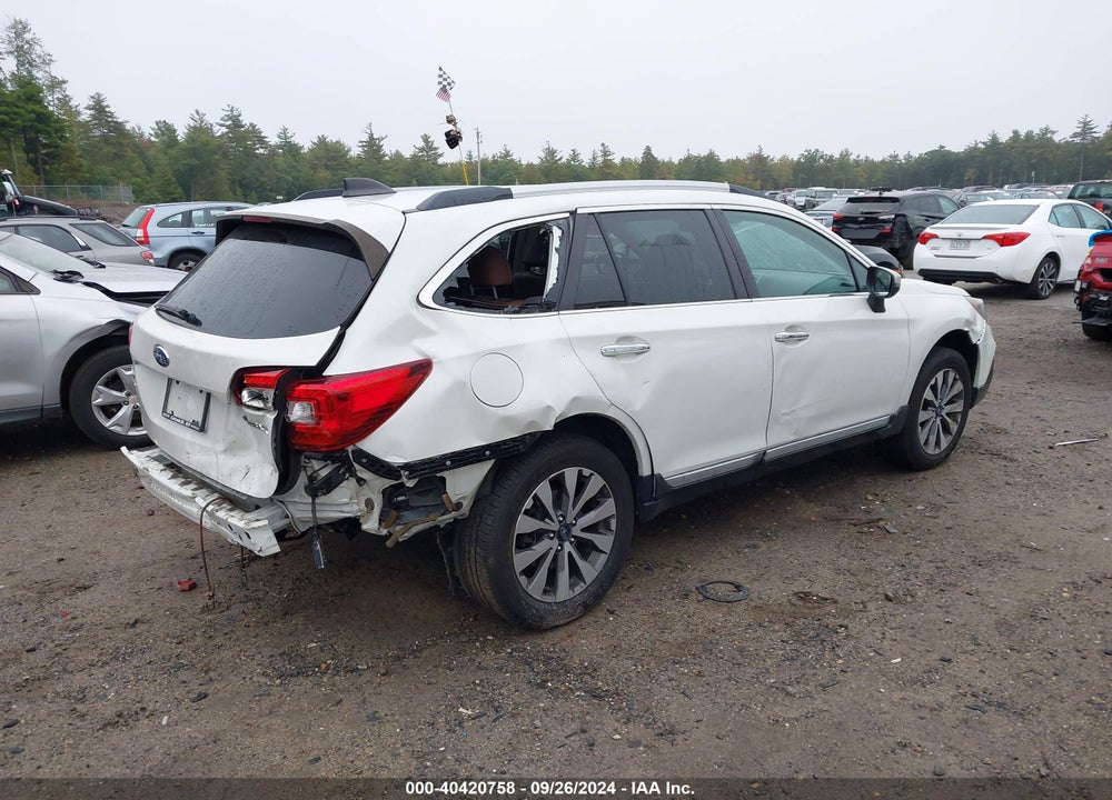 2018 SUBARU OUTBACK 2.5I TOURING VIN: 4S4BSATC8J3356464