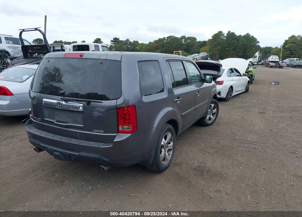 2015 HONDA PILOT EX-L VIN: 5FNYF4H51FB022642