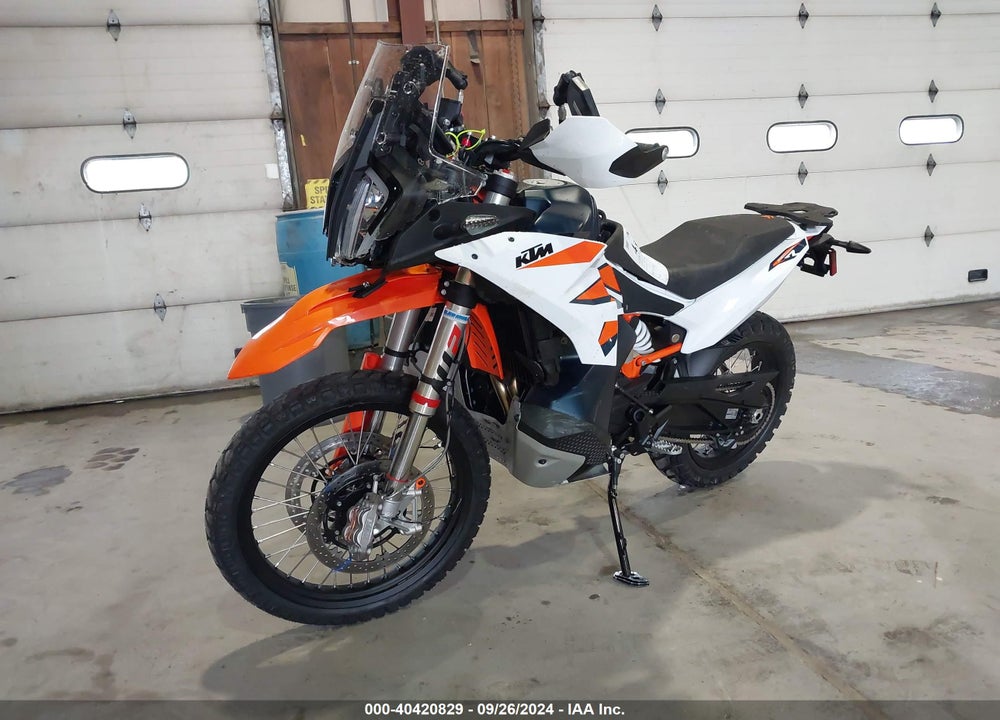 2024 KTM 890 ADVENTURE R VIN: VBKTR6406RM878858