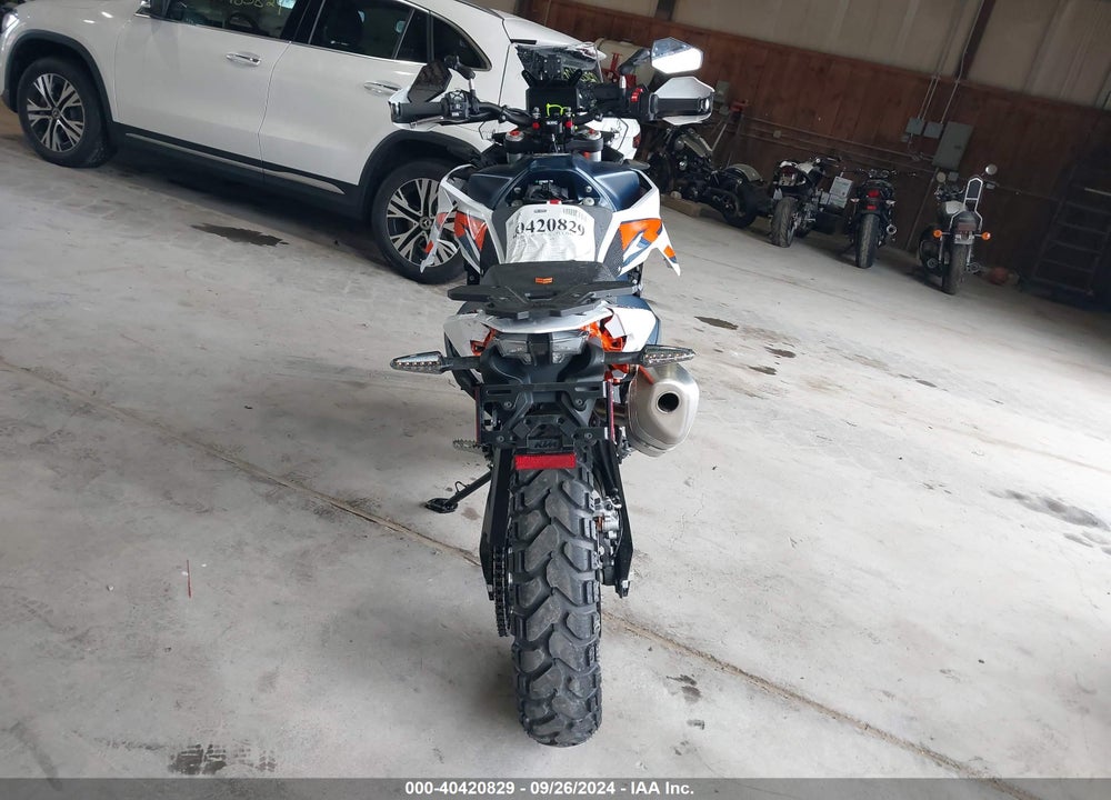 2024 KTM 890 ADVENTURE R VIN: VBKTR6406RM878858