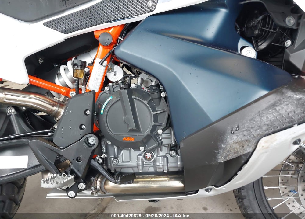 2024 KTM 890 ADVENTURE R VIN: VBKTR6406RM878858