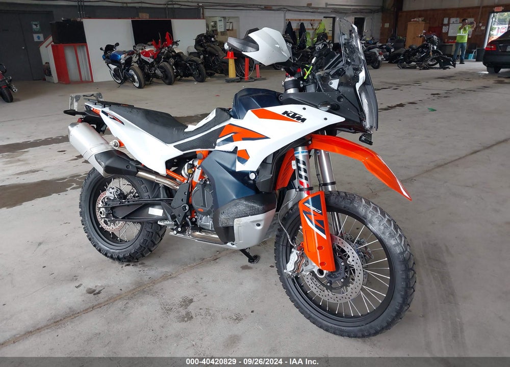 2024 KTM 890 ADVENTURE R VIN: VBKTR6406RM878858