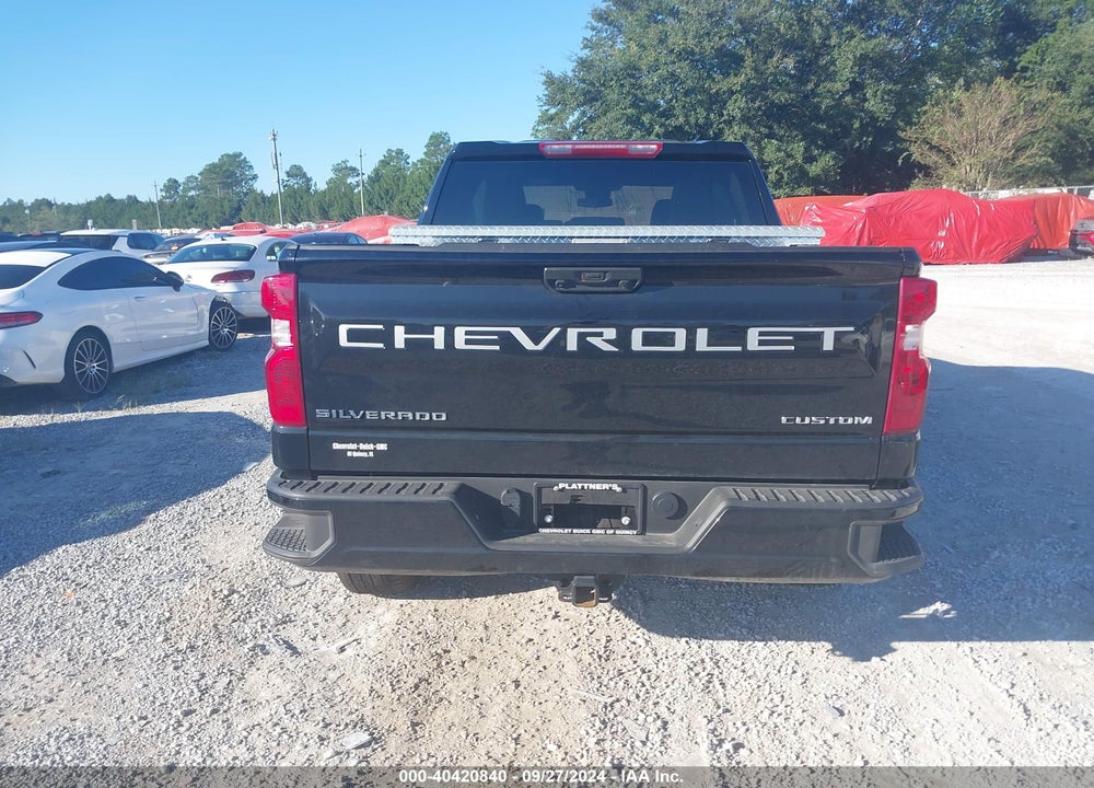 2024 CHEVROLET SILVERADO 1500 4WD SHORT BED CUSTOM VIN: 1GCPDBEK1RZ231295