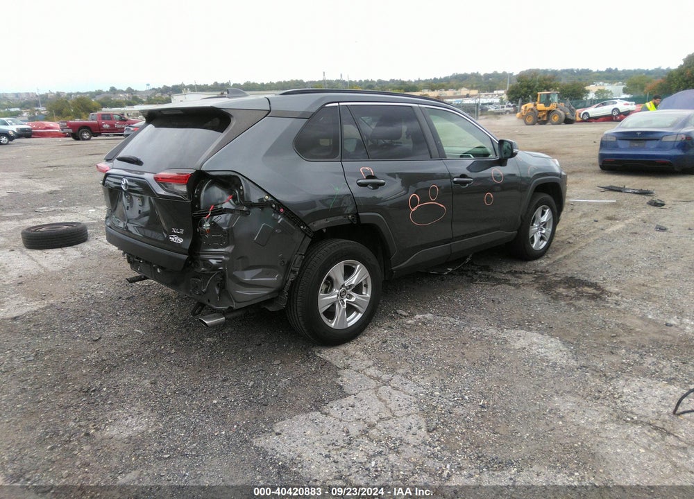 2020 TOYOTA RAV4 XLE VIN: JTMW1RFV8LD059177
