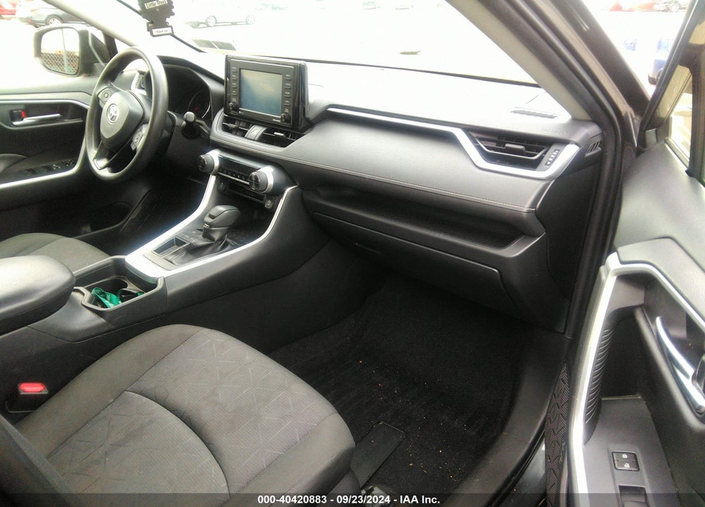 2020 TOYOTA RAV4 XLE VIN: JTMW1RFV8LD059177
