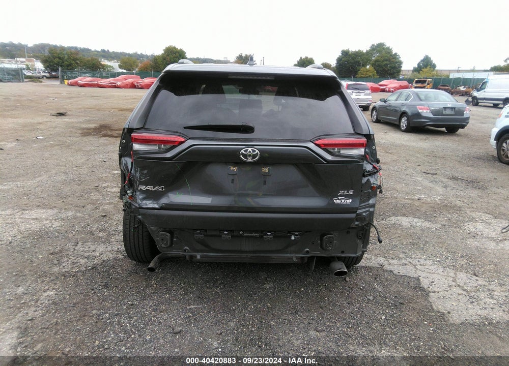 2020 TOYOTA RAV4 XLE VIN: JTMW1RFV8LD059177