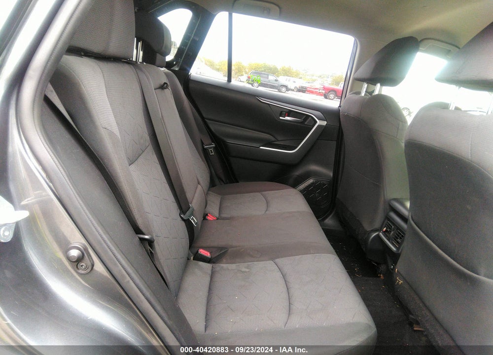 2020 TOYOTA RAV4 XLE VIN: JTMW1RFV8LD059177
