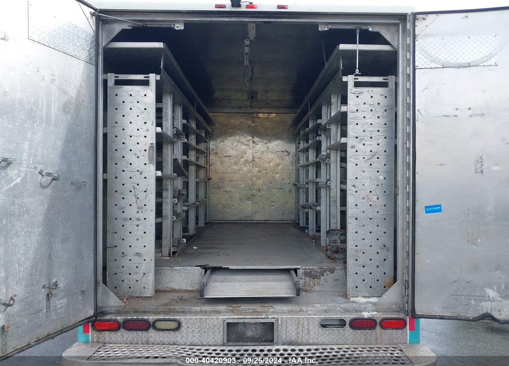 2005 HINO 145 VIN: JHBNA6JF651S10054