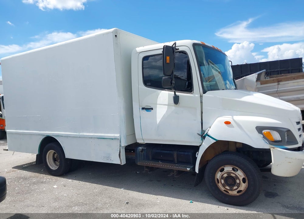 2005 HINO 145 VIN: JHBNA6JF651S10054