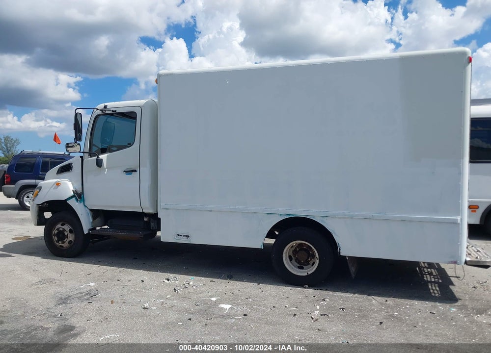 2005 HINO 145 VIN: JHBNA6JF651S10054
