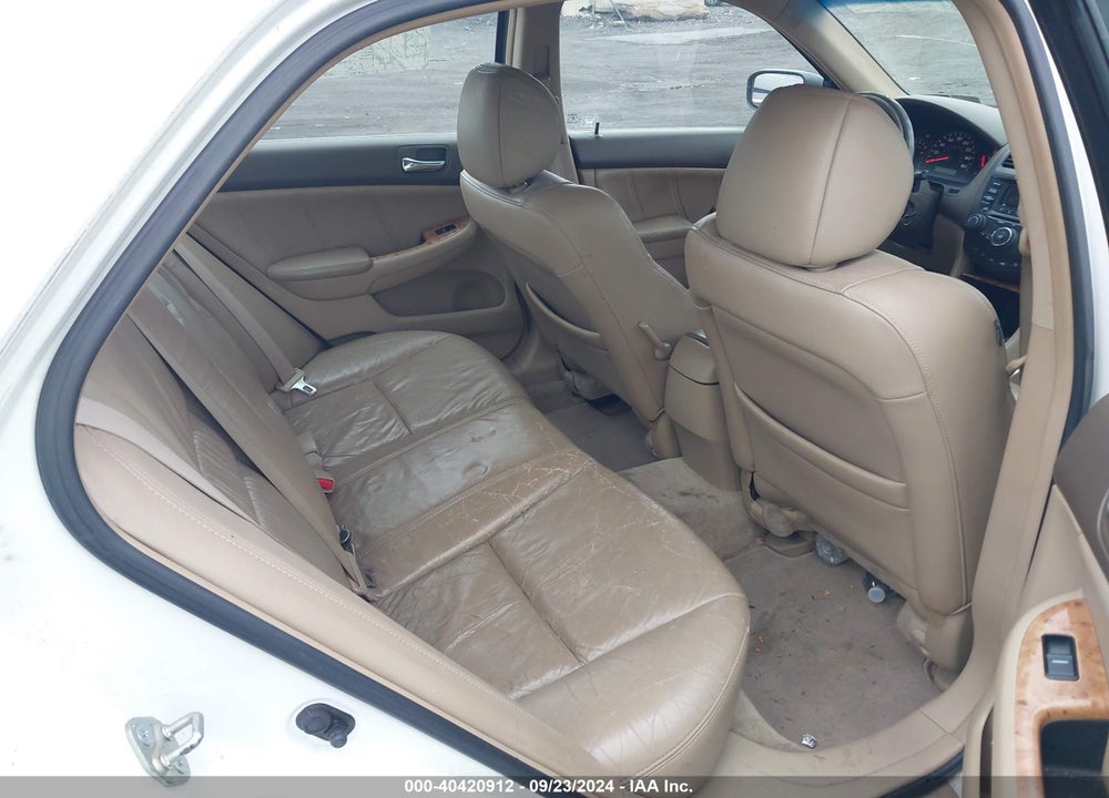 2005 HONDA ACCORD 3.0 EX VIN: 1HGCM66515A019358