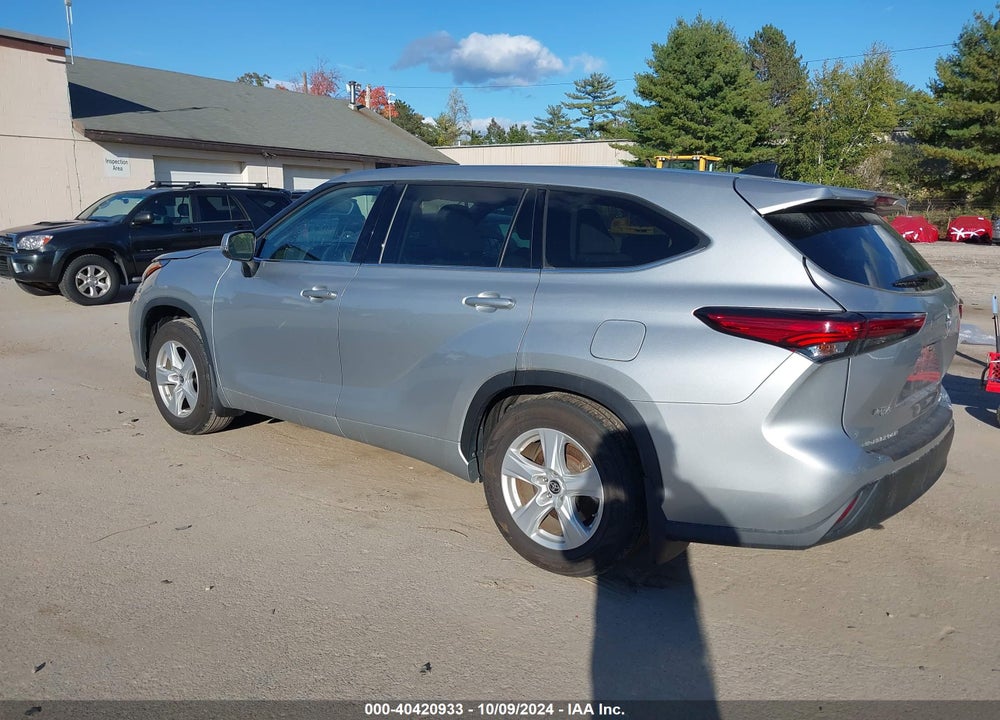 2022 TOYOTA HIGHLANDER LE VIN: 5TDBZRBH2NS578630