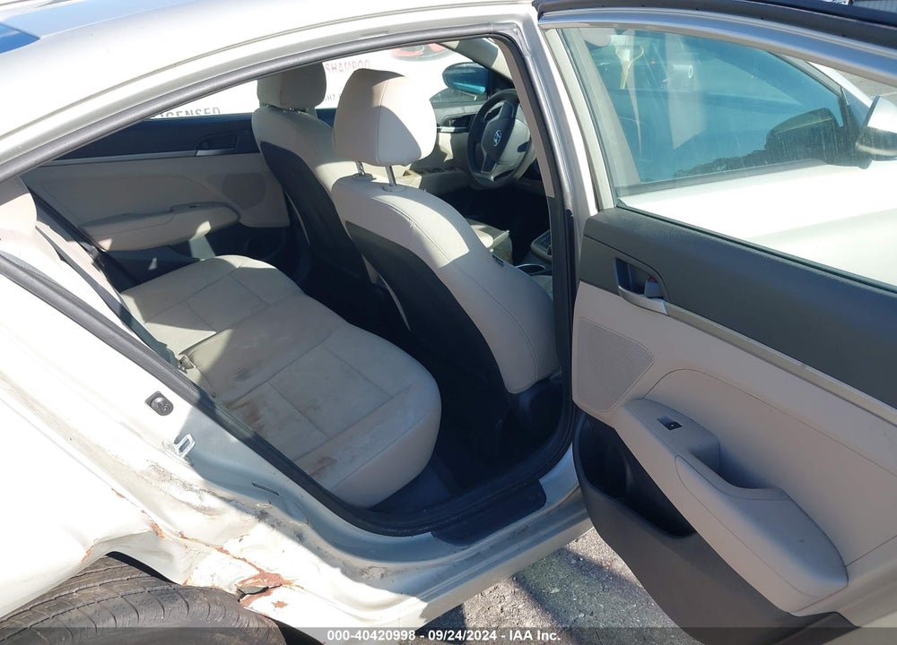 2017 HYUNDAI ELANTRA SE VIN: 5NPD74LF9HH078215