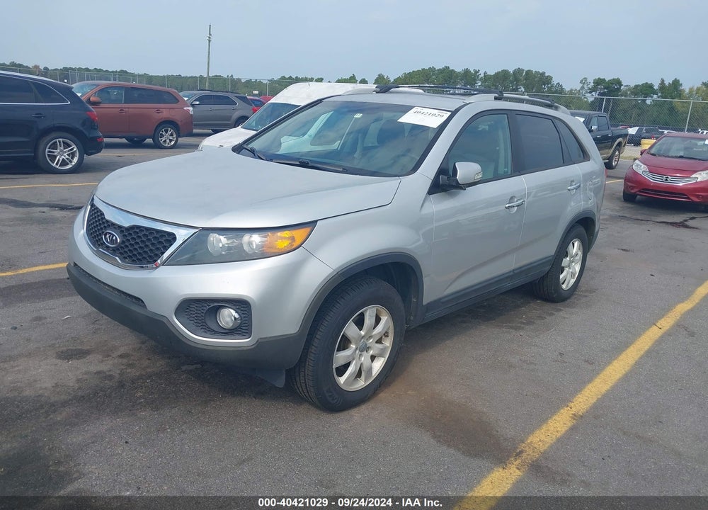 2013 KIA SORENTO LX VIN: 5XYKT3A62DG422680