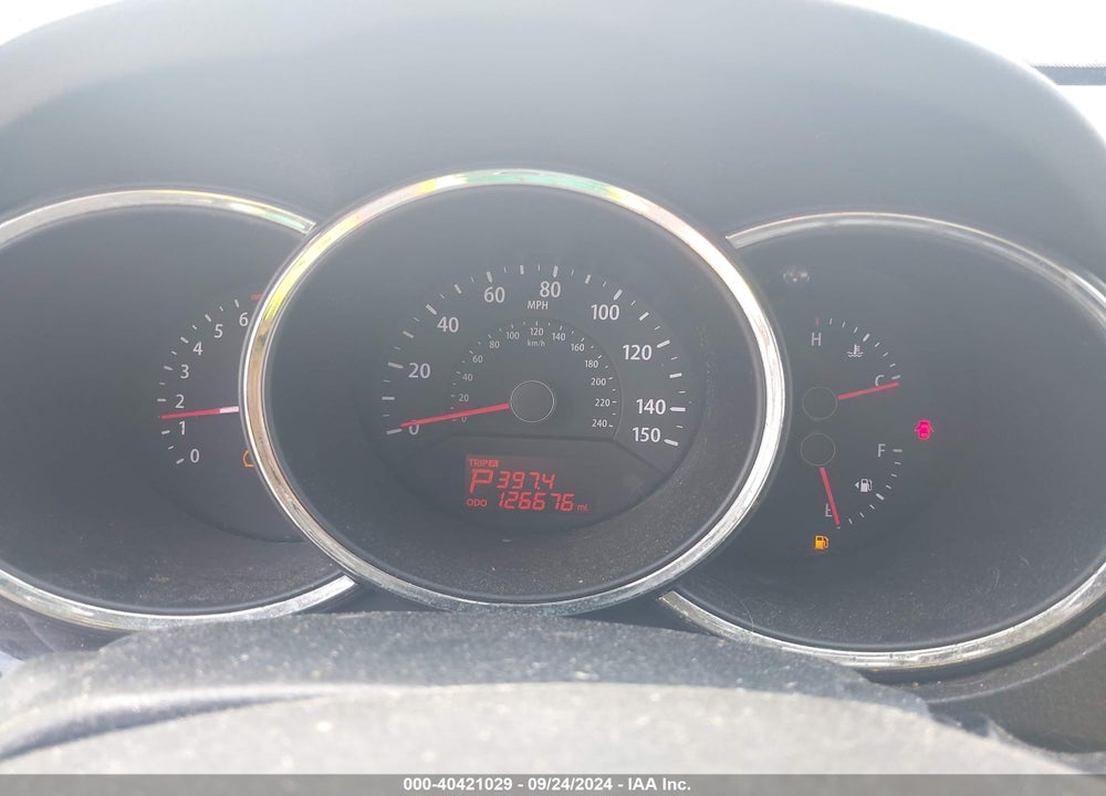 2013 KIA SORENTO LX VIN: 5XYKT3A62DG422680
