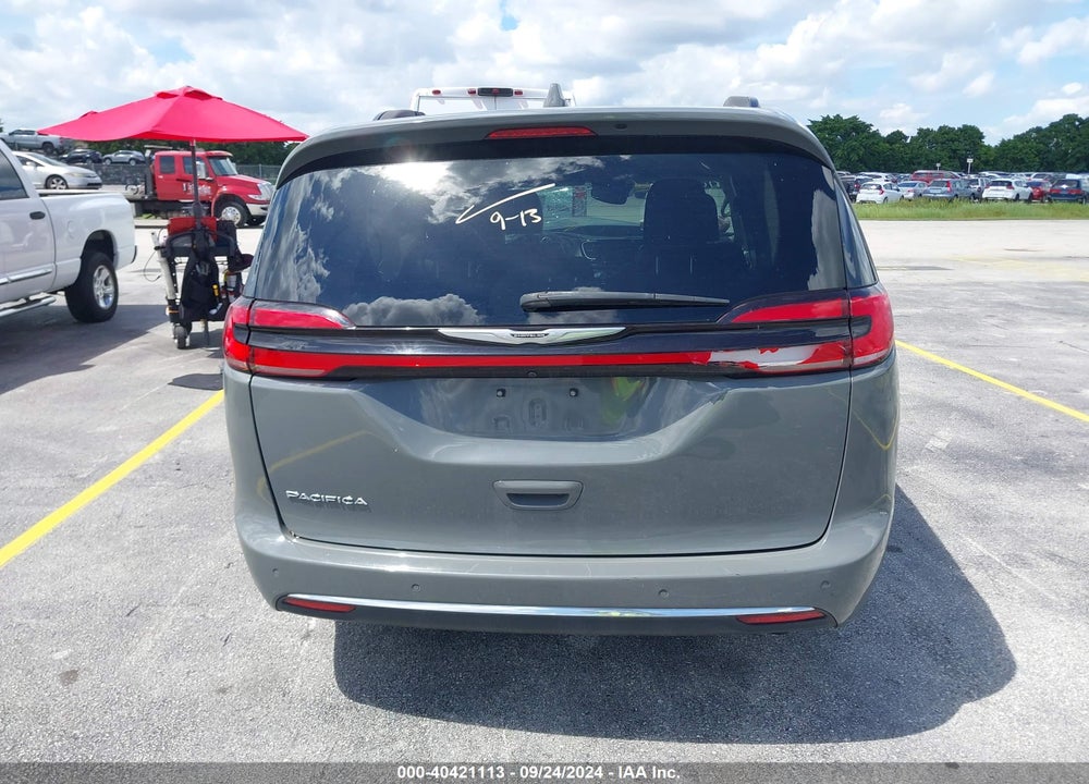 2022 CHRYSLER PACIFICA TOURING L VIN: 2C4RC1BG1NR130767