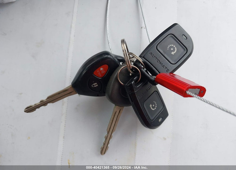 2009 TOYOTA COROLLA LE VIN: JTDBL40E49J028197