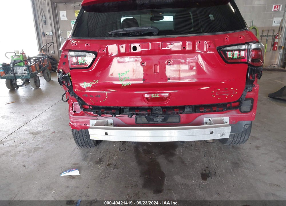 2018 JEEP COMPASS LATITUDE 4X4 VIN: 3C4NJDBB6JT180615
