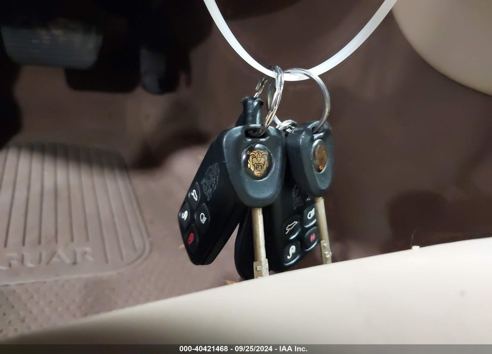 1999 JAGUAR XK8 VIN: SAJGX2043XC036543