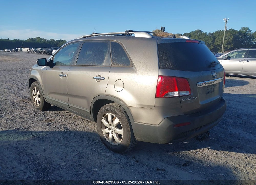 2013 KIA SORENTO LX V6 VIN: 5XYKT4A28DG403392