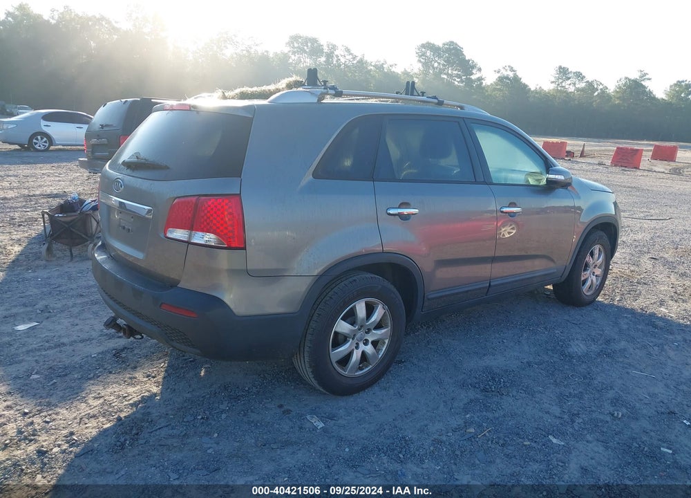 2013 KIA SORENTO LX V6 VIN: 5XYKT4A28DG403392