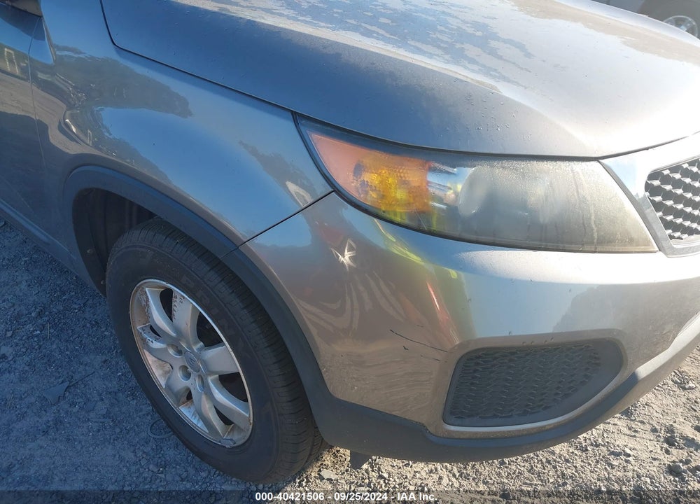 2013 KIA SORENTO LX V6 VIN: 5XYKT4A28DG403392
