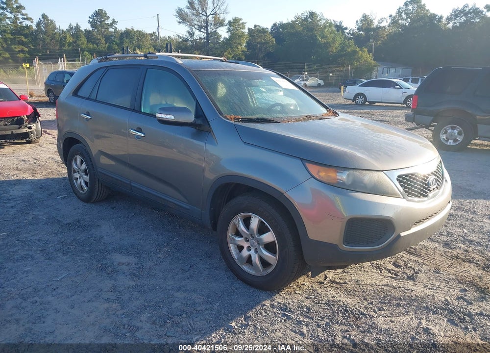 2013 KIA SORENTO LX V6 VIN: 5XYKT4A28DG403392