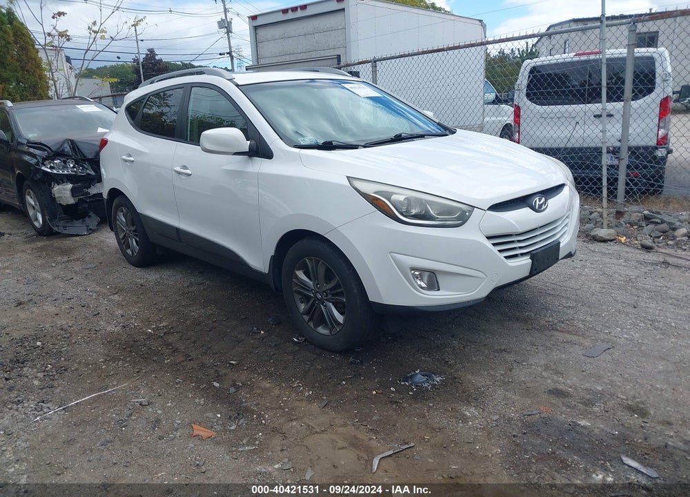 2014 HYUNDAI TUCSON SE VIN: KM8JUCAG2EU864095